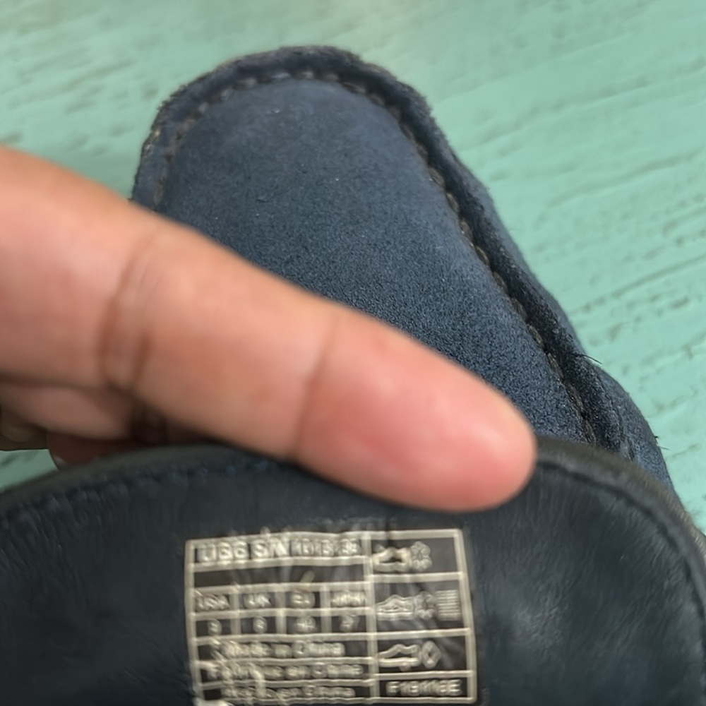 Mens Ugg Shoes SZ 9 - Picture 7 of 7